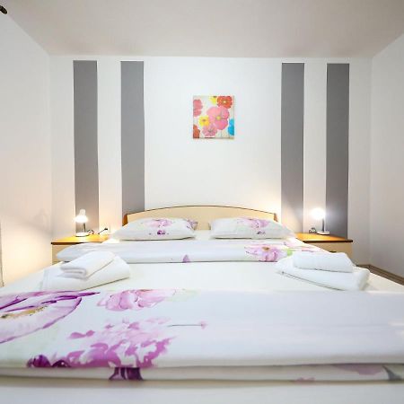 Lovely Holiday Home In Policnik With Private Pool 외부 사진