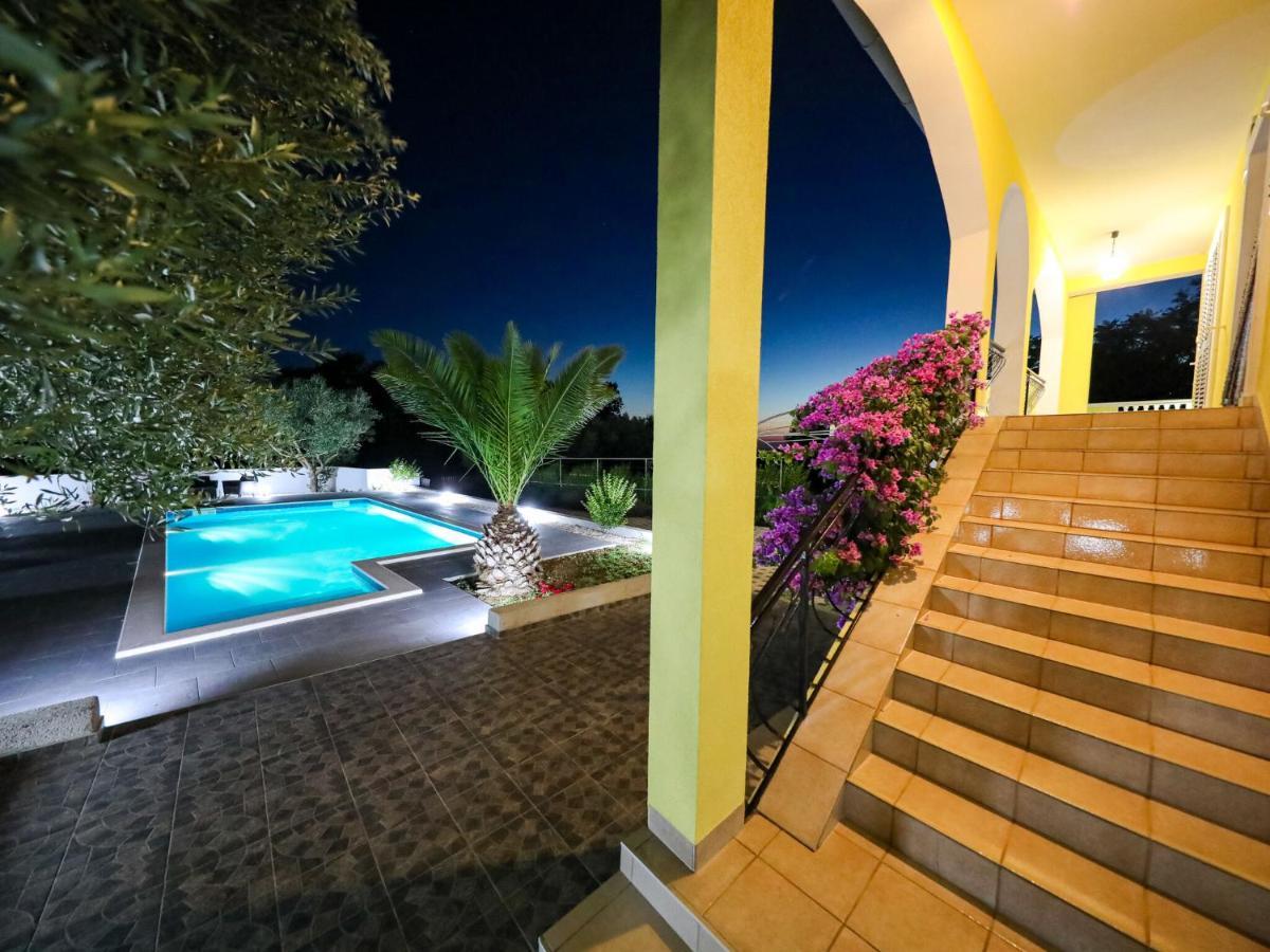 Lovely Holiday Home In Policnik With Private Pool 외부 사진