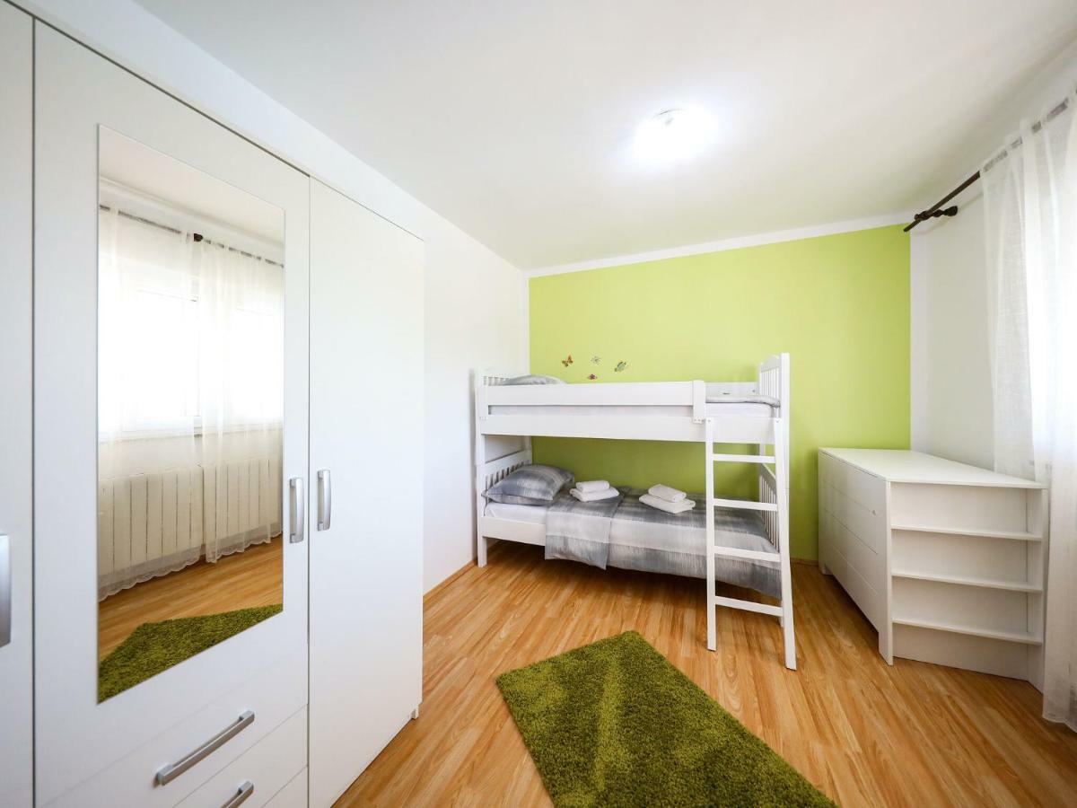 Lovely Holiday Home In Policnik With Private Pool 외부 사진