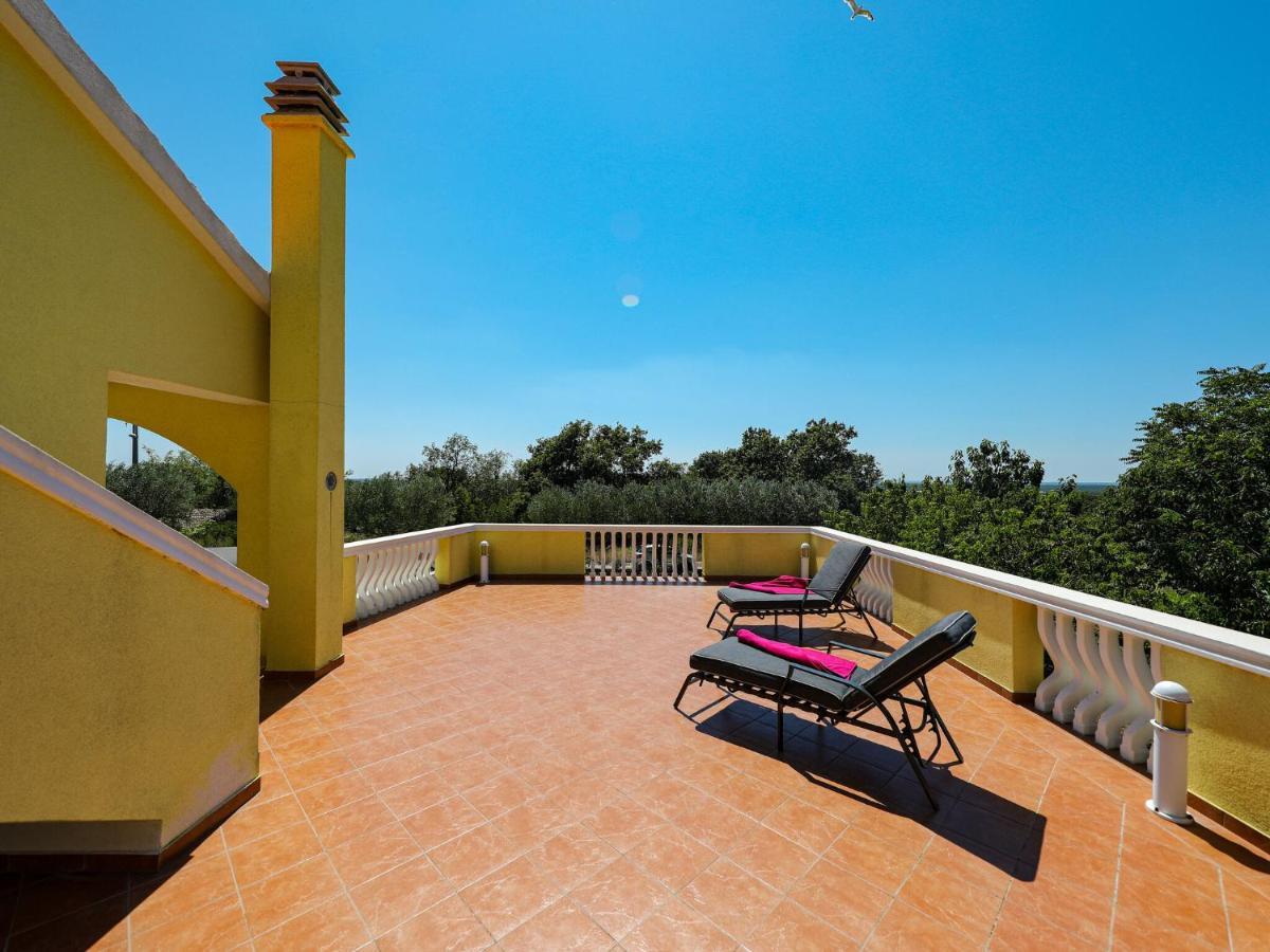 Lovely Holiday Home In Policnik With Private Pool 외부 사진